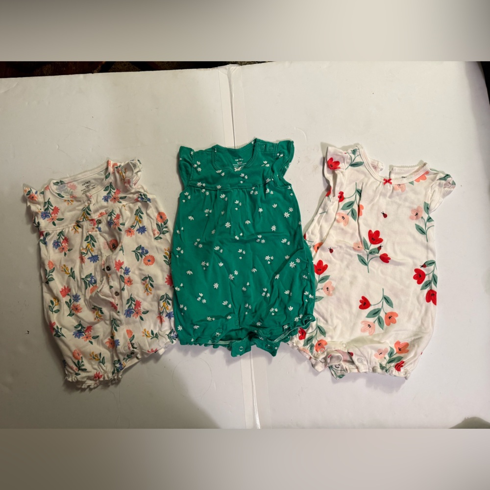 Carter's three floral onesie, Baby Rompers